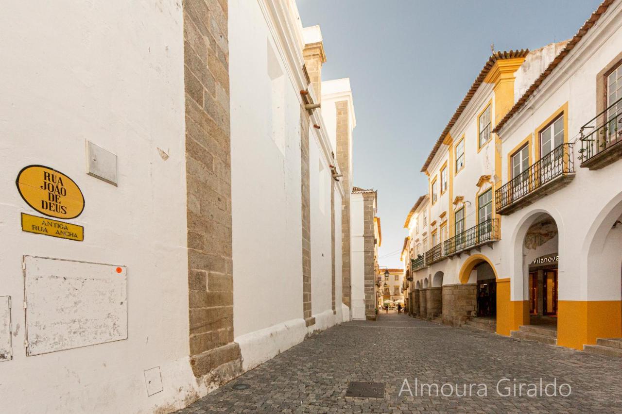 Almoura Giraldo Centro Historico Apartment Evora Exterior photo