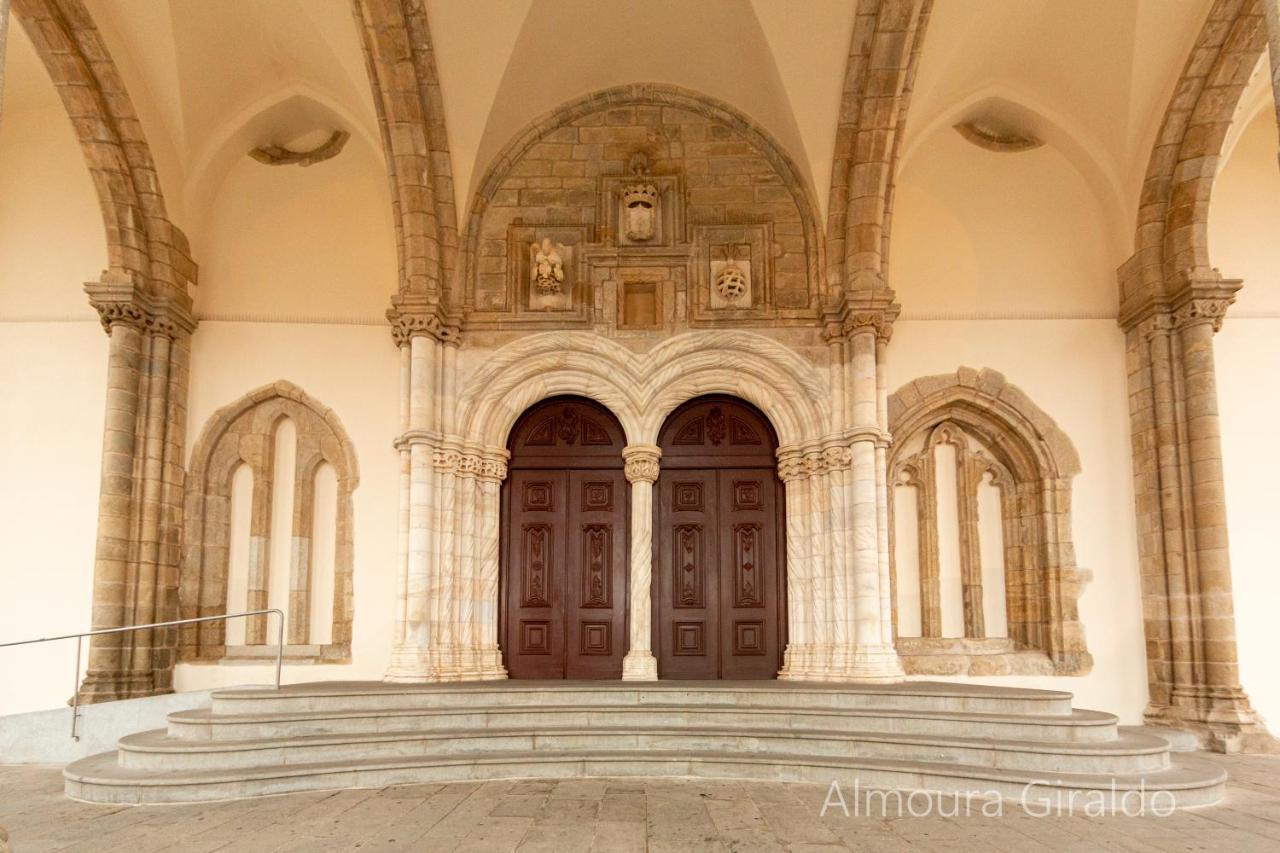 Almoura Giraldo Centro Historico Apartment Evora Exterior photo